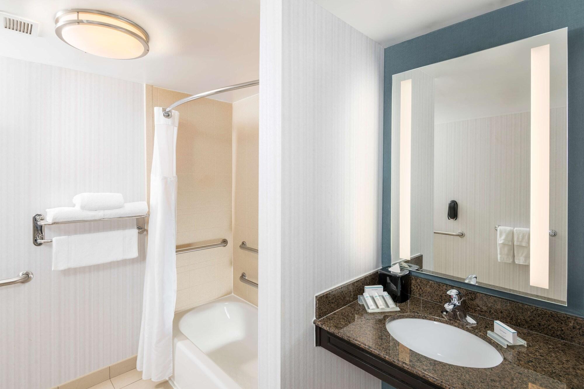 Hilton Garden Inn Silver Spring White Oak Dış mekan fotoğraf